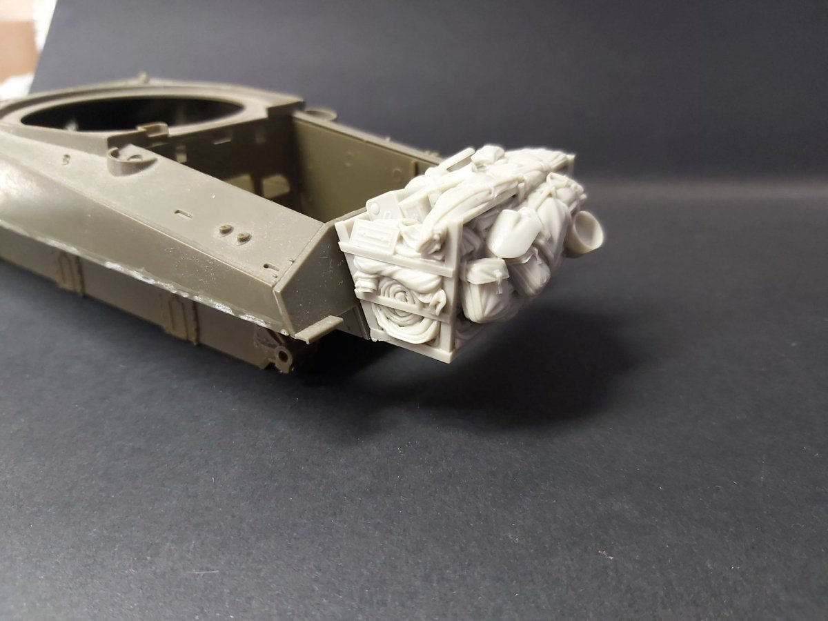 Panzer Art RE35-661 Rear hull Stowage rack for M4A3 “Sherman” 1/35 – imagen 3