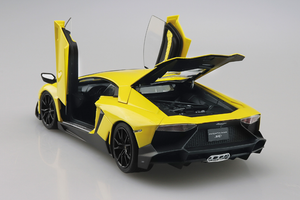 Aoshima 05982 Lamborghini Aventador LP720-4 1/24 – imagen 4