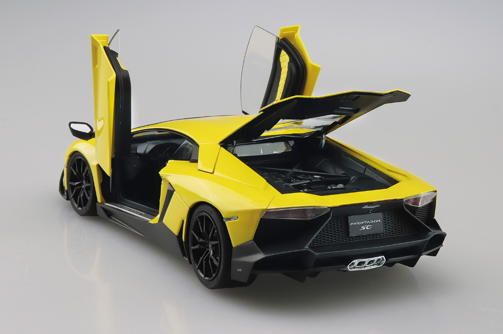 Aoshima 05982 Lamborghini Aventador LP720-4 1/24 – imagen 4
