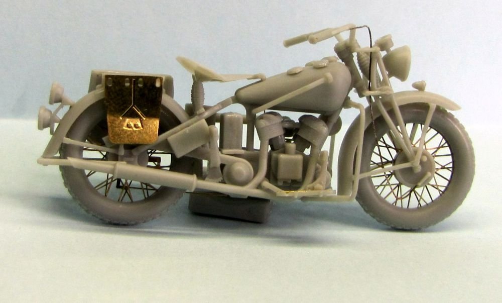 Thunder Model 35003 US Military Motorcycle Indian 741B 1/35 – image 4