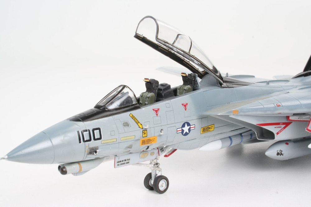 Revell 04195 F-14D Super Tomcat Last Flight 1/72 – imagen 3