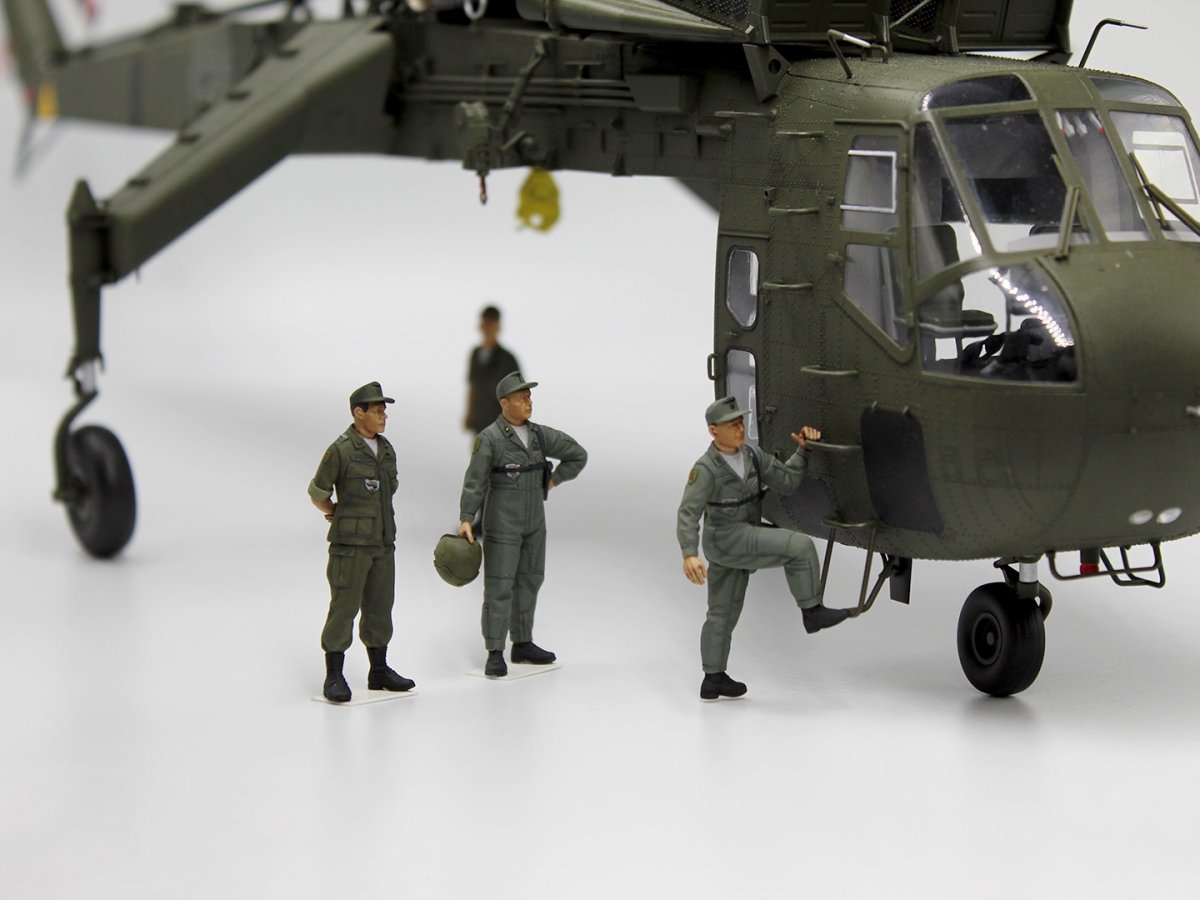 ICM 53101 US Helicopter Pilots (1960s-1970s) 1/35 – immagine 10