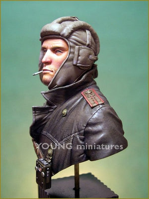 Young Miniatures YM1823 SOVIET TANK COMMANDER 1944 1/10 – image 6