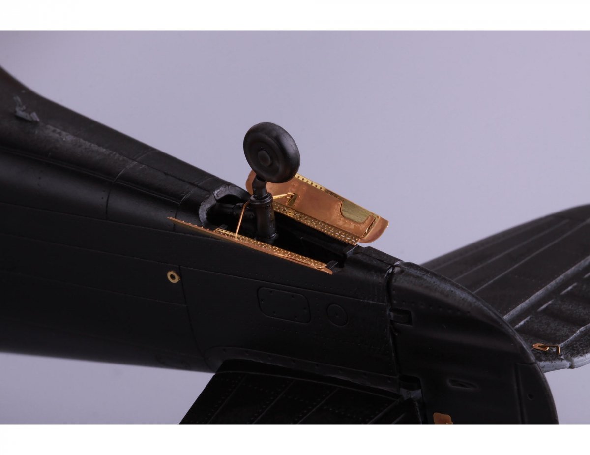 Eduard 49807 P-40C BRONCO 1/48 – image 3