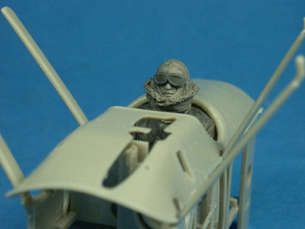 Copper State Models F32-038 Seated RFC Pilot in Sidcot suit 1/32 – zdjęcie 2