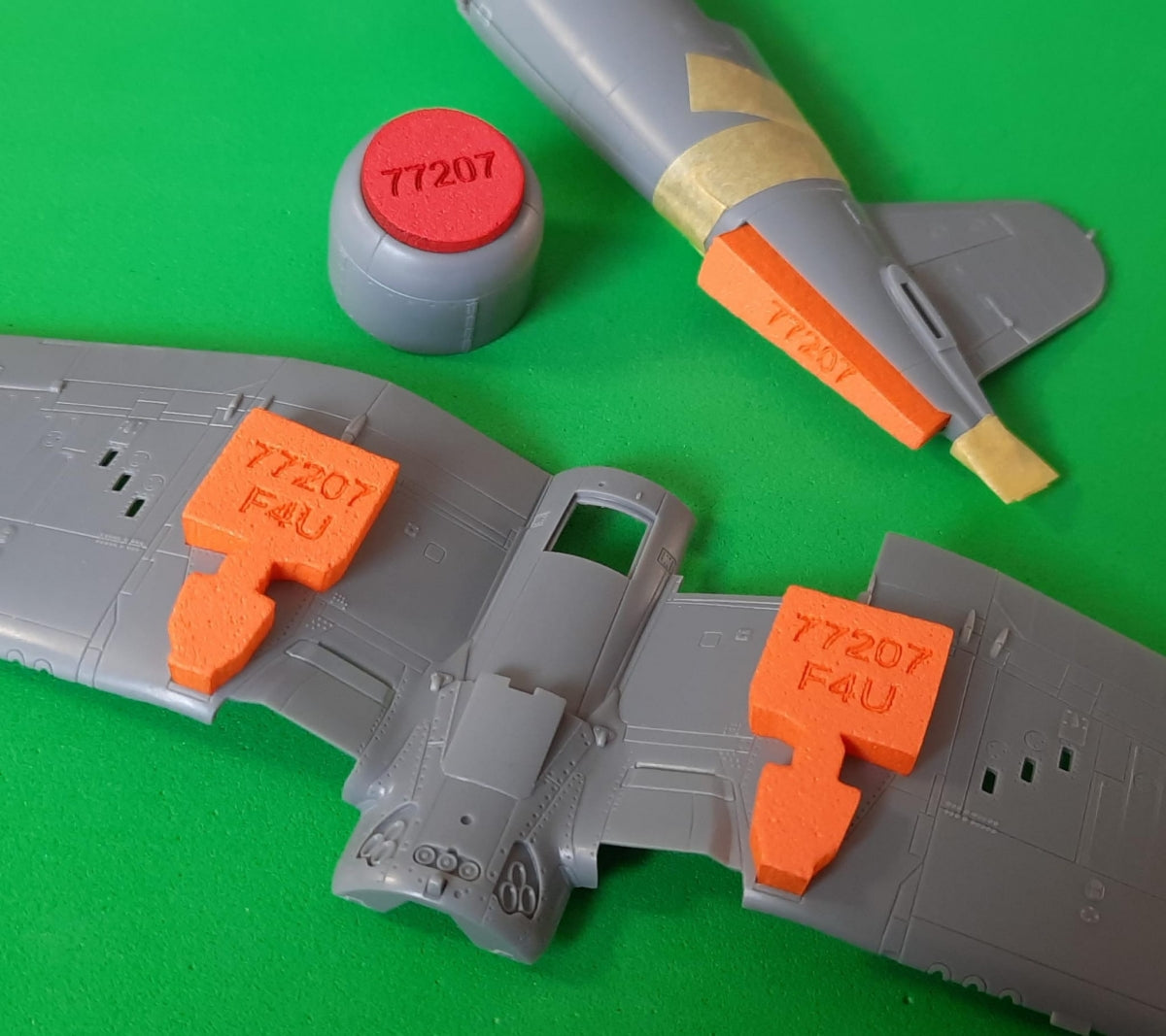 Omask 77207 Bouchons de puits de train d&amp;#39;atterrissage pour F4U Corsair (pour Tamiya) 1/72 – image 2