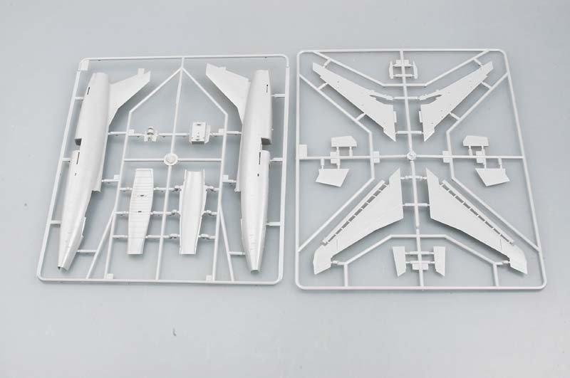 Trumpeter 01649 F-100D Super Sabre 1/72 – immagine 5