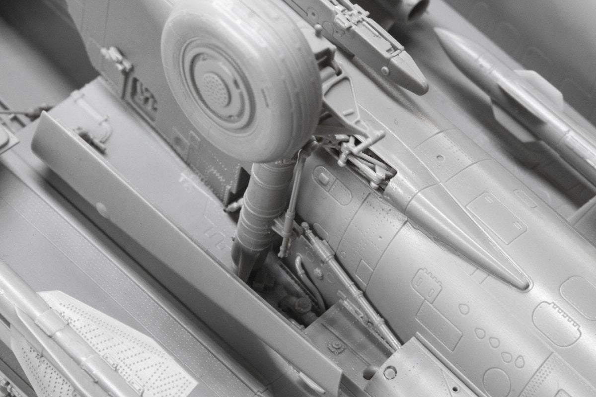 MiniBase 8001 SU-33 Flanker-D 1/48 – zdjęcie 44