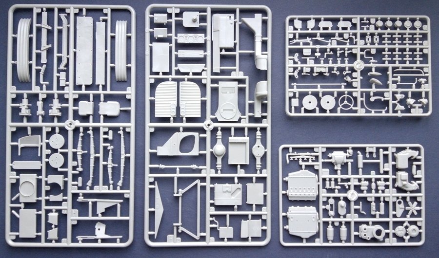 Roden 816 GMC PD3701 Autobus Silverside « Greyhound Lines » 1/35  – image 10