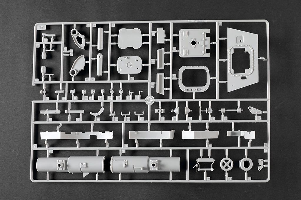 Trumpeter 00949 Pz.Kpfw.VI Sd.Kfz.182 Tiger II (Henschel 105mm) 1/16