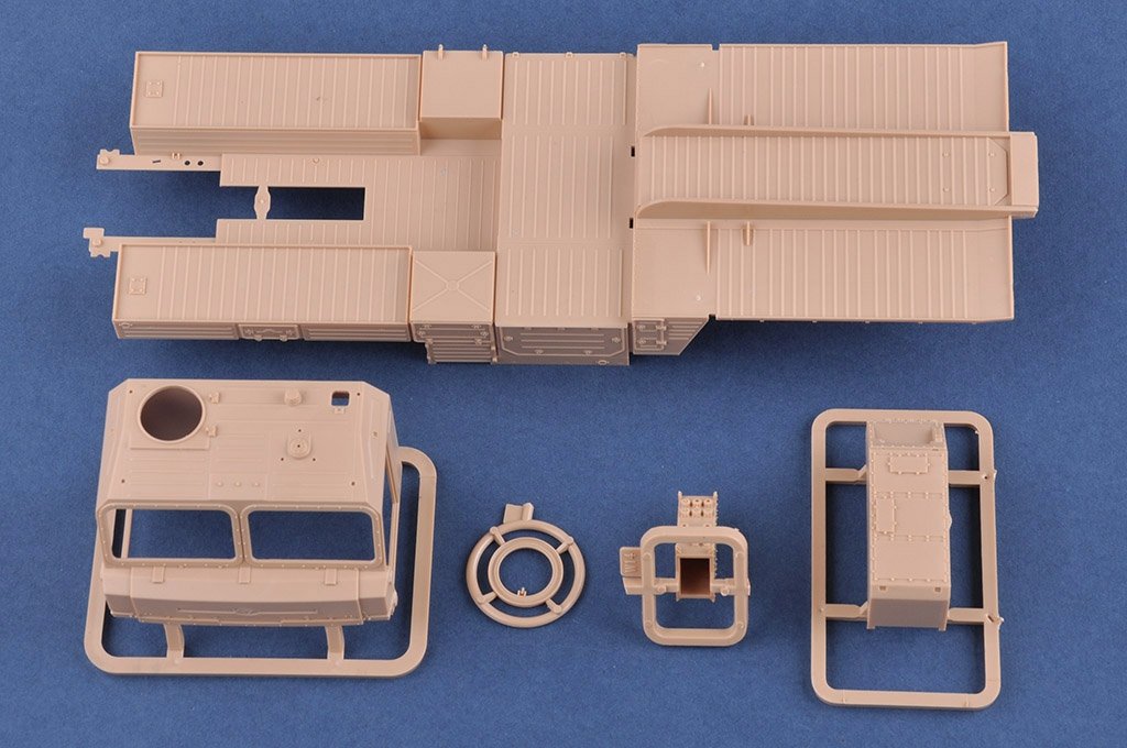 Hobby Boss 85517 BAZ-64022 russe avec TEL S-400 5P85TE2 (1/35) – image 11