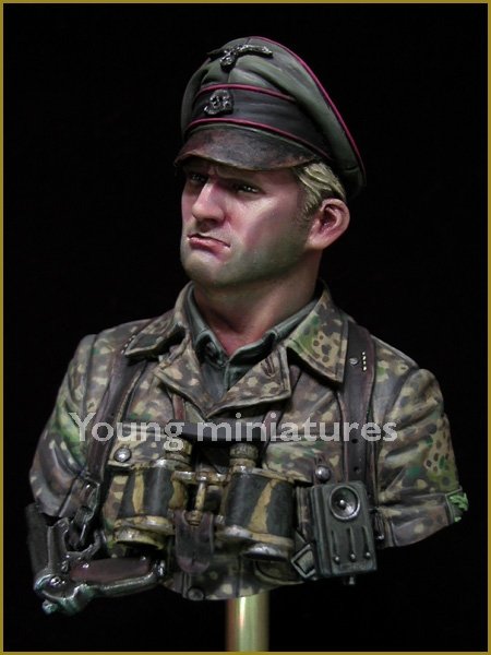 Young Miniatures YM1831 German Waffen SS Officer 1944 1/10 – imagen 3