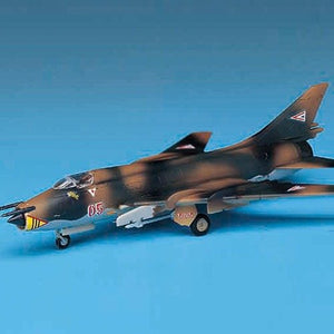 Academy 12612 SU-22 MONTEUR 1/144 – image 3