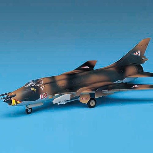 Academy 12612 SU-22 MONTEUR 1/144 – image 3