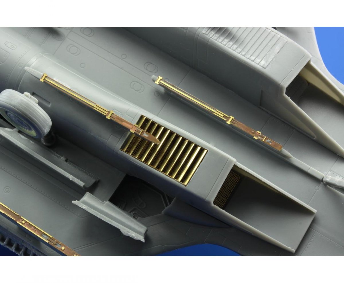 Eduard 73548 Su-33 TROMPETTE 1/72 – image 11