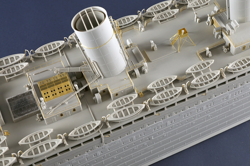 Trumpeter 03720 Olympic 1/200 – zdjęcie 37
