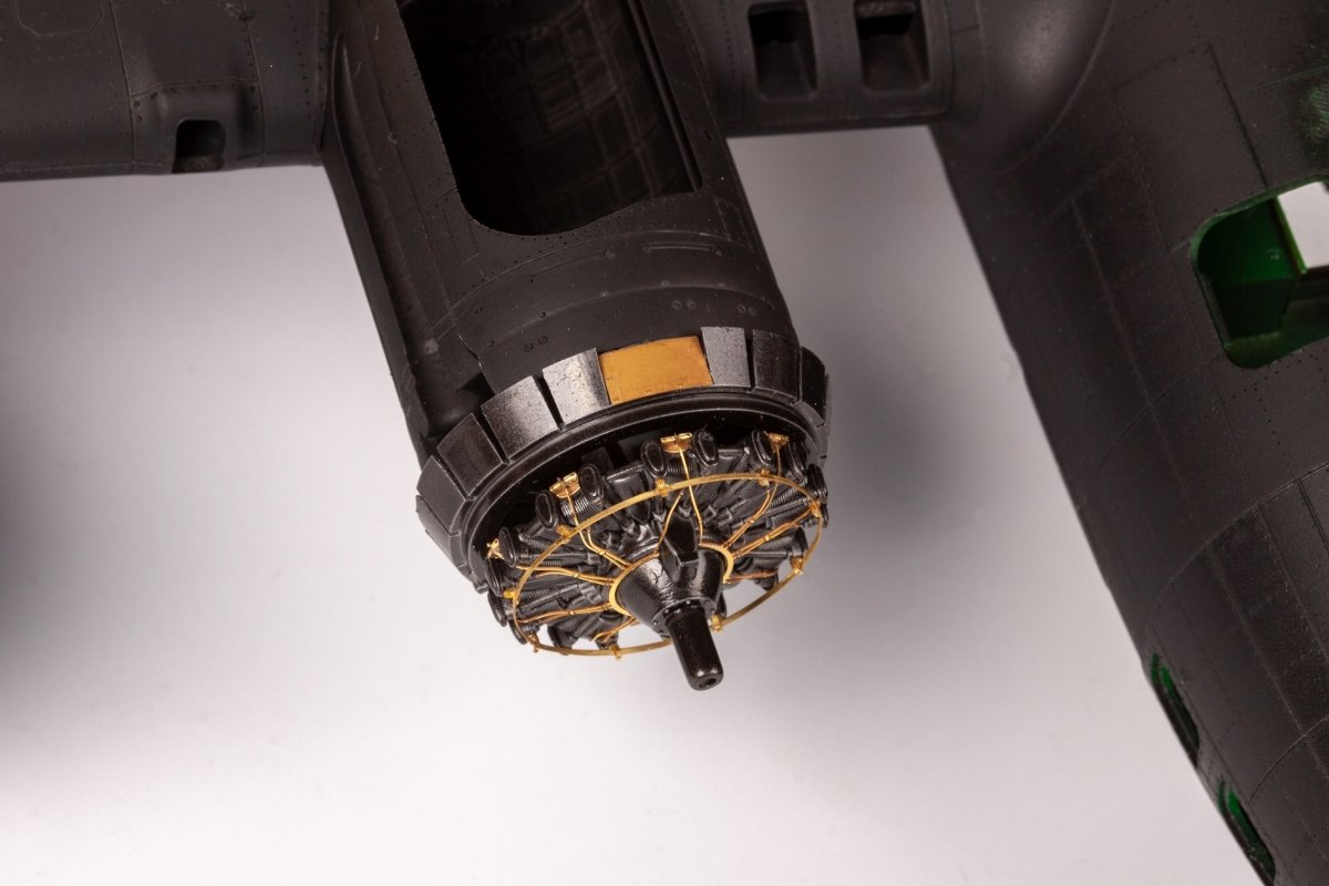 Moteurs Eduard 481052 B-17F HKM 1/48 – image 2