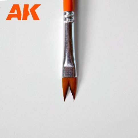 AK Interactive AK587 WHALE TAIL/RIBBON WEATHERING BRUSH