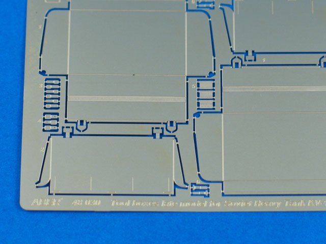 Aber 48030 KW 1 or KW 2 early tank - part 2 - late tool trays Tamiya 1/48 – image 2