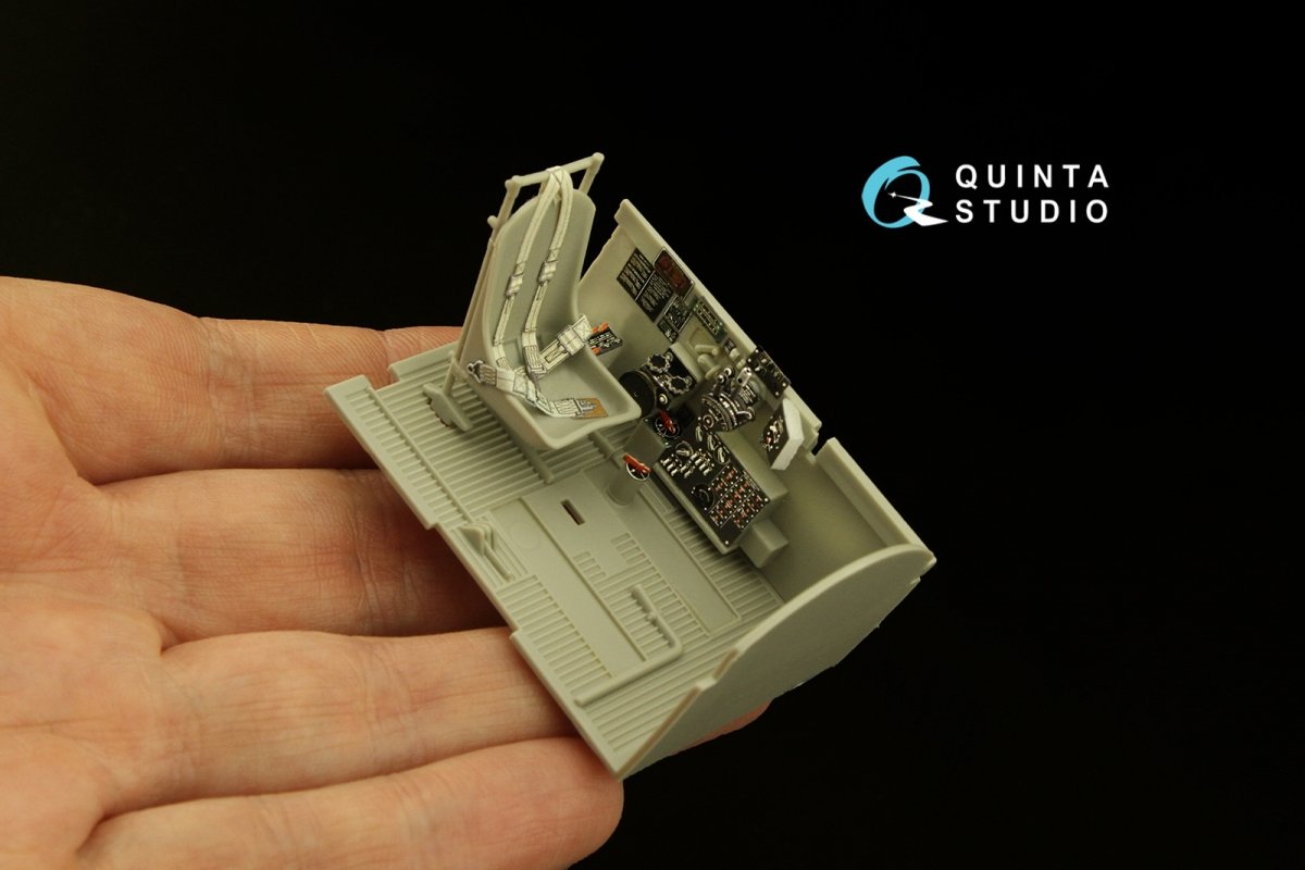 Quinta Studio QD32148 P-47D Thunderbolt Bubbletop Early 3D-Printed &amp;amp; coloured Interior on decal paper (Trumpeter) 1/32 – imagen 6