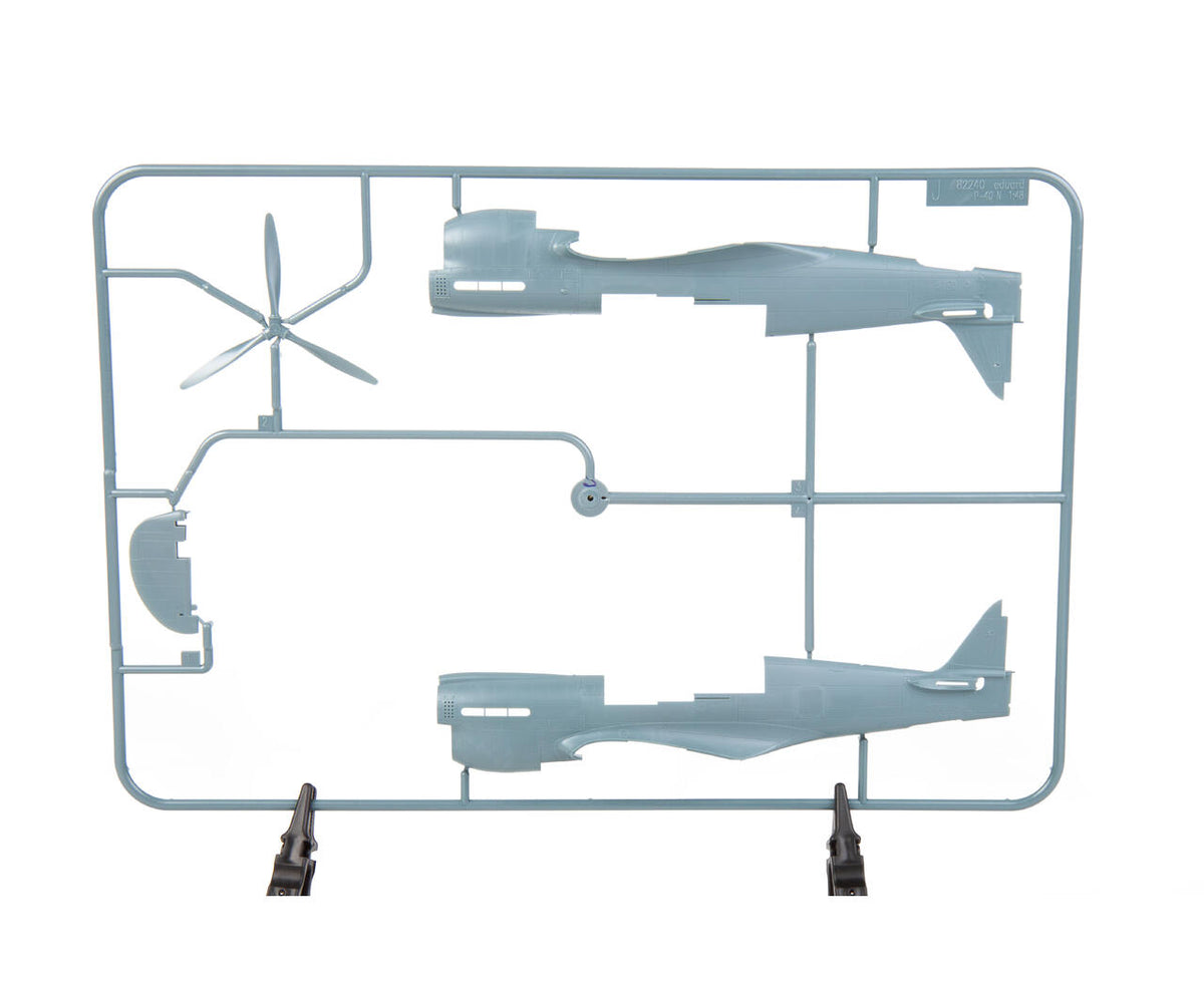 Eduard 11200 Sharks and Stallions DUAL COMBO P-40 N and P-51 B/C 1/48 – imagen 14