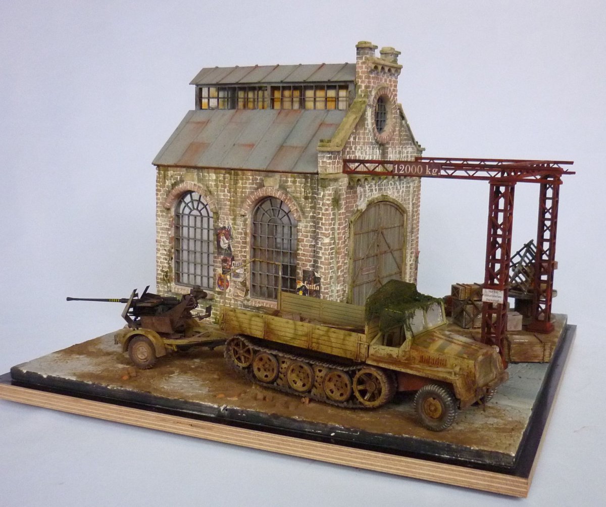 RT-Diorama 35292 Diorama-Base: &amp;quot;Railroad Shed&amp;quot; 1/35 – imagen 15