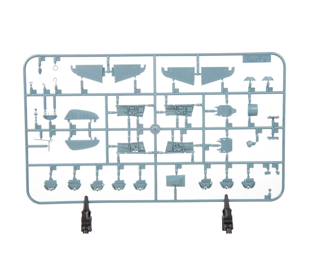 Eduard 11200 Sharks and Stallions DUAL COMBO P-40 N and P-51 B/C 1/48 – imagen 15