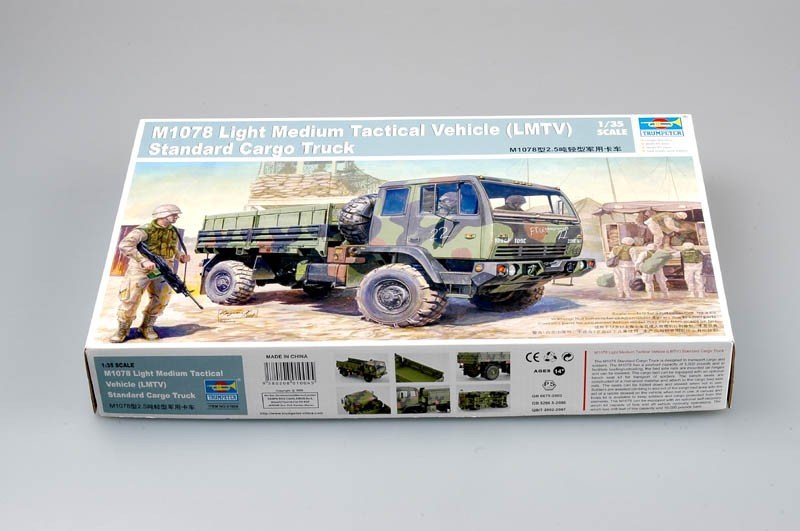 Trumpeter 01004 M1078 Light Medium Tactical Vehicle (LMTV) Standard Cargo Tru 1/35 – Bild 2