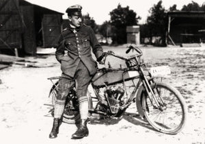 Copper State Models F35-055 Werner Voss posing with a motorcycle ( Motorcycle not included) 1/35 – immagine 3