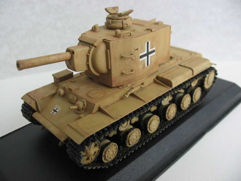 PST 72037 Pz.Kpfw. 754(r) heavy tank 1/72 – imagen 4