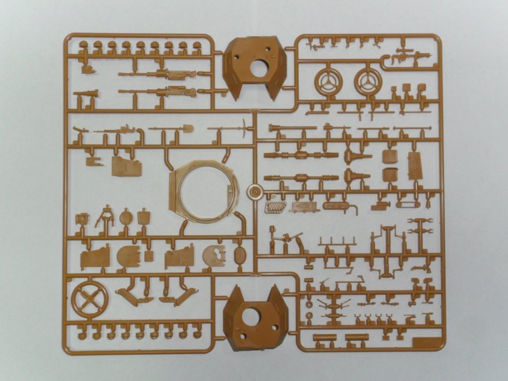 ICM 35382 P 204 (f) with German Armoured Vehicle Crew 1/35 – imagen 2