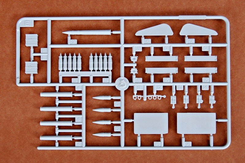 Trumpeter 00350 German 12.8cm Selbstfahrlafette L/6 Sturer Emil 1/35 – Bild 7