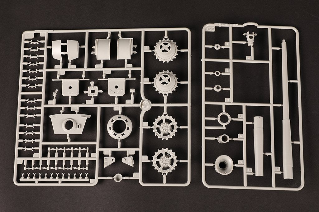 Hobby Boss 84559 Pz.Kpfw.VI Sd.Kfz.182 Tiger II (Henschel 105mm) 1/35 – zdjęcie 13