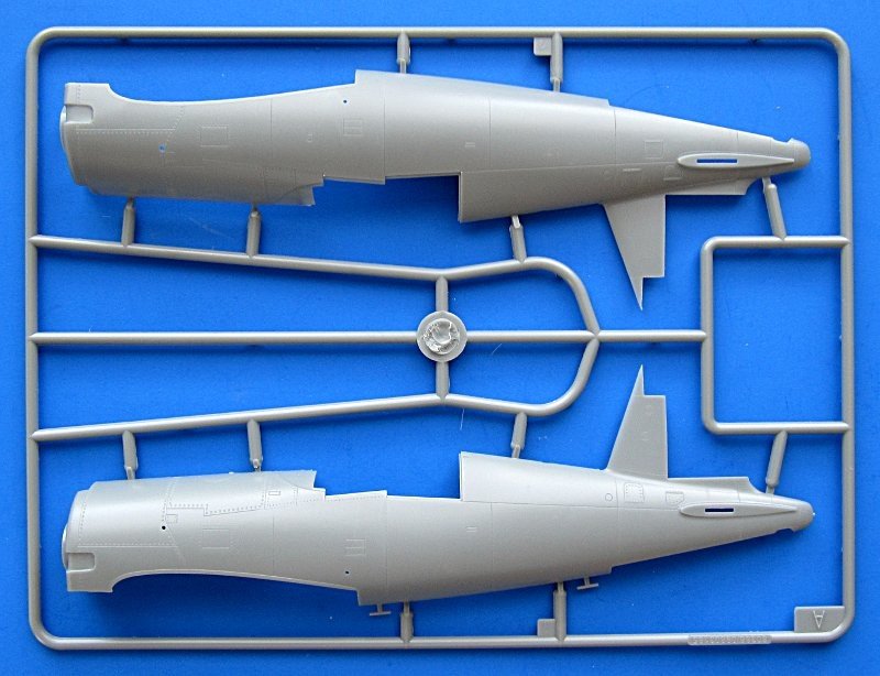 Hobby Boss 80386 F4U-4 Corsair Early Version 1/48 – zdjęcie 9