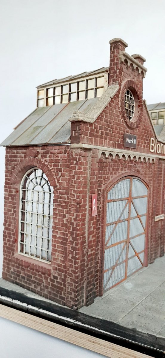 RT-Diorama 35285 Diorama-Base: &amp;quot;Industrial Hangars&amp;quot; 1/35 – imagen 13