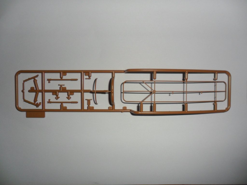 ICM 35376 Panzerspahwagen P 204 (f) Railway, véhicule blindé allemand de la Seconde Guerre mondiale (1/35) – image 10