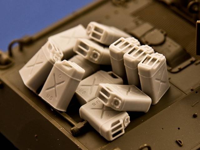 Panzer Art RE35-389 Conteneurs américains de 20 litres (12 pièces) Seconde Guerre mondiale, échelle 1/35 – image 2