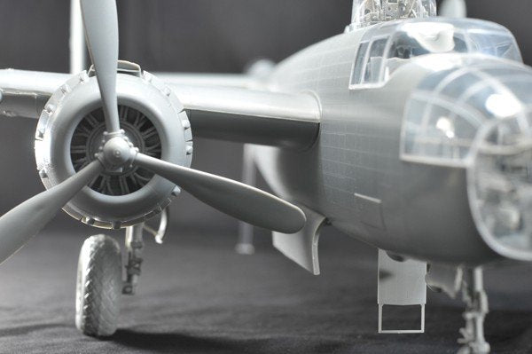 Maquette HK Models 01E02 B-25J Mitchell « Strafer » (1/32) – image 5
