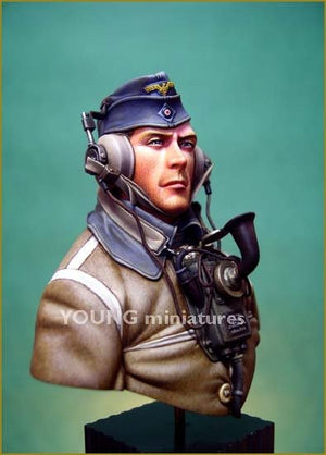 Young Miniatures YM1803-R German S-Boot crew 1/10 – immagine 3