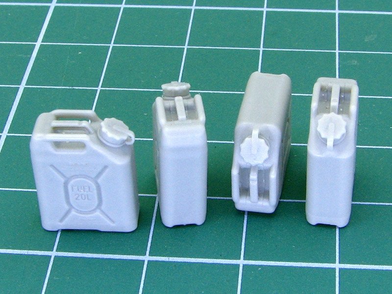 EUREKA XXL E-045 Bidons de carburant militaires américains 1/35 – image 5