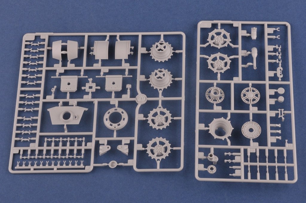 Hobby Boss 84533 Pz.Kpfw.VI Sd.Kfz.182 Tiger II (Henschel July-1945 Production) 1/35 – imagen 9