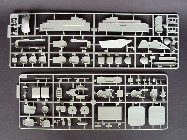 Trumpeter 05604 U.S. Aircraft Carrier CV-13 Franklin 1944 1/350 – immagine 8