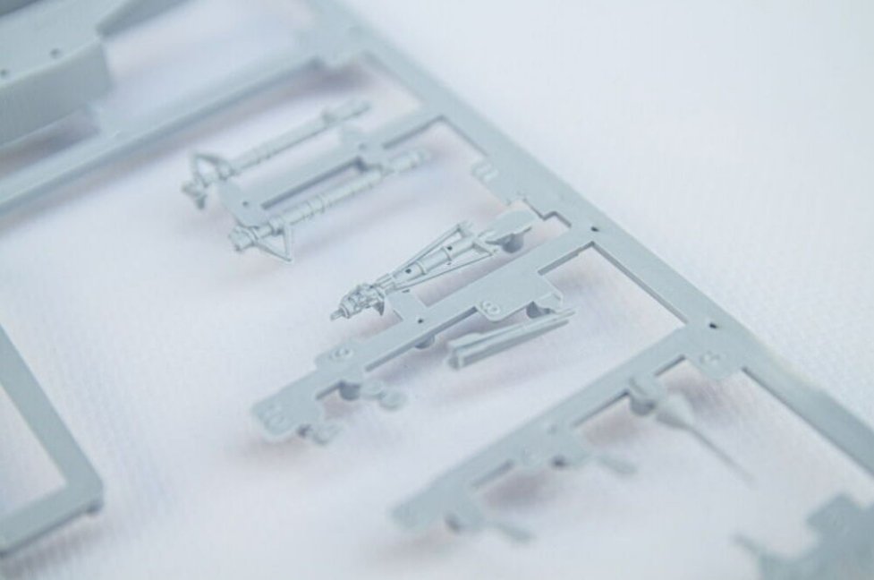 Heller 56371 Starter Set - SU-27 UB/P Ukraine 1/72 – imagen 8