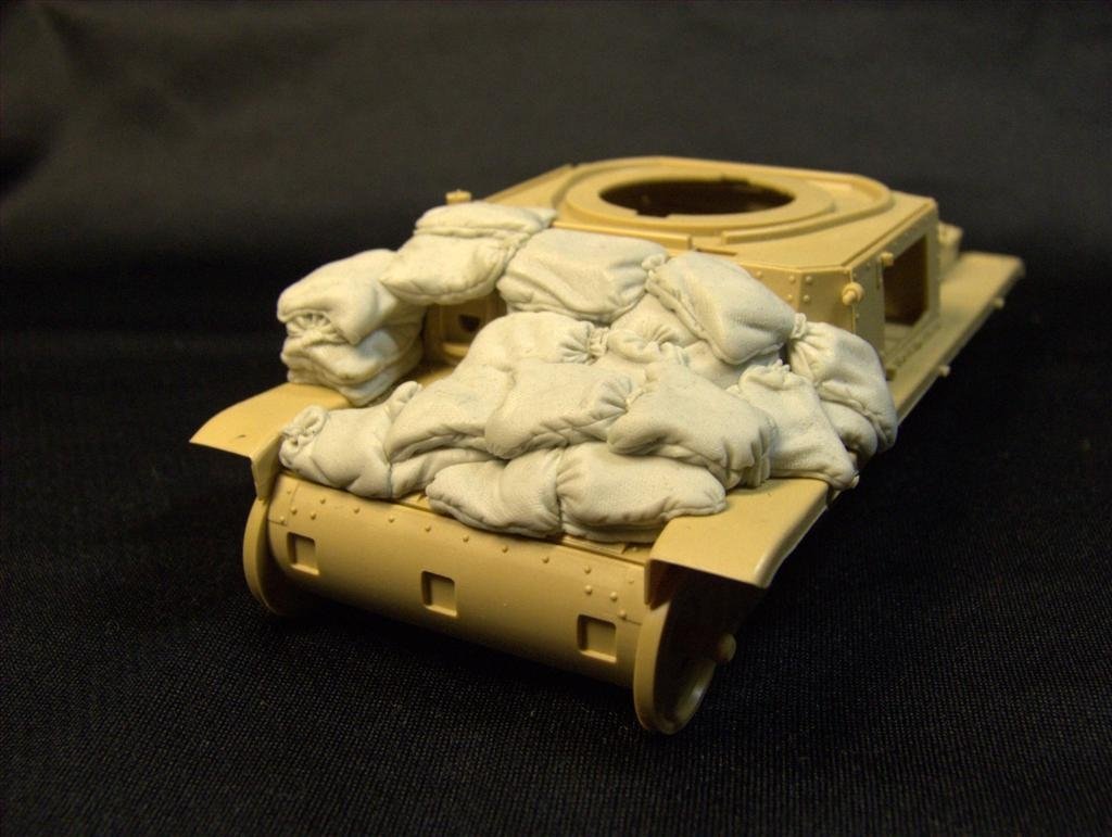 Panzer Art RE35-083 Sand armor for Fiat 13/40 (Tamiya Kit) 1/35 – image 2
