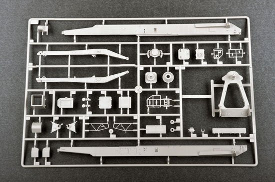 Trumpeter 01025 Russian 9P113 TEL w/9M21 Rocket of 9K52 Luna-M Short-range artillery 1/35 – imagen 11