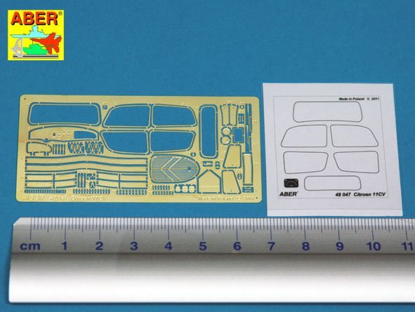 Aber 48047 Citroen Traction 11 CV Staff car 1/48 – imagen 3