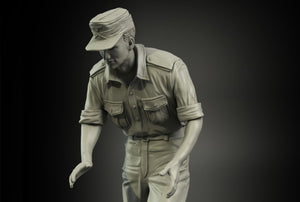 Panzer Art FI35-097 DAK tanker chargeant des munitions n° 2 1/35  – image 2