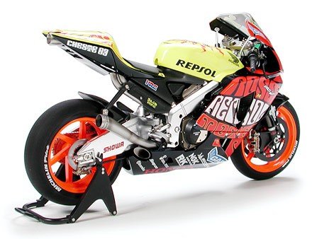 Tamiya 14097 Repsol Honda RC 211V 03 1/12 – imagen 2