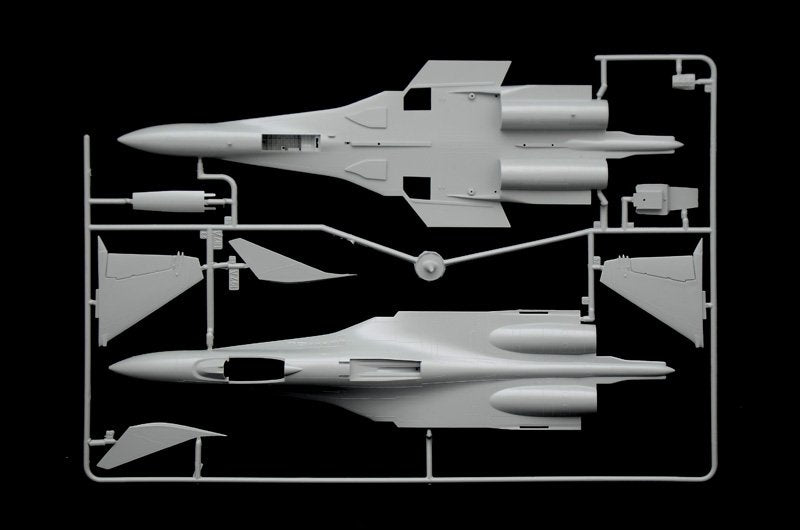 Italeri 1413 SU-27 FLANKER 1/72 – zdjęcie 2