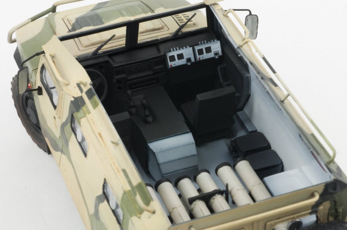 Zvezda 3682 GAZ with AT missile system Kornet D 1/35 – immagine 4
